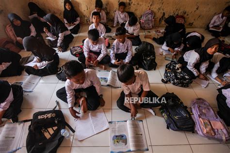 indo18|Beralaskan Lantai Yang Penting Enak .